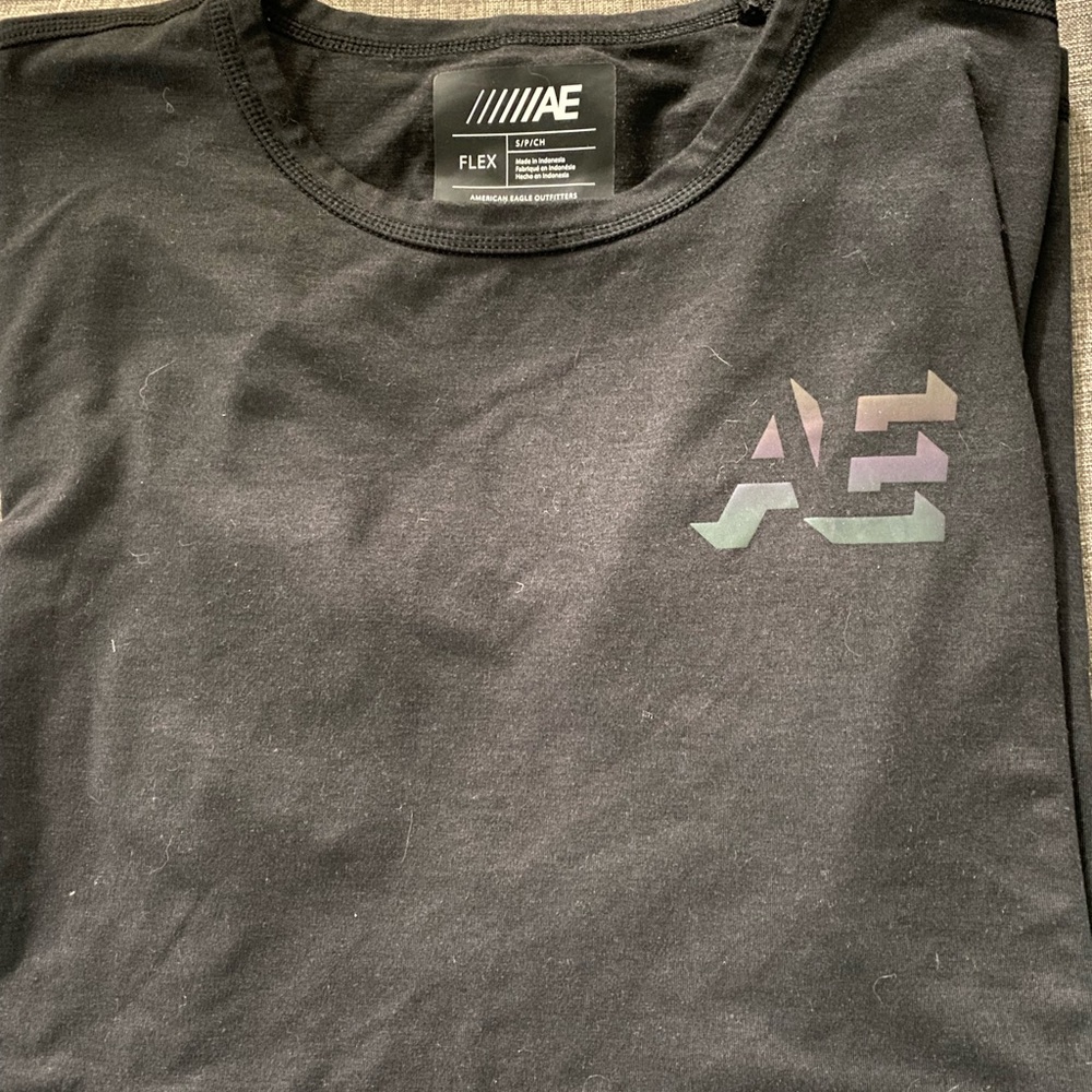 American Eagle🌟 Flex fit mens short sleeve, great condition. Smoke free home!